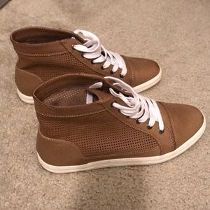 Calvin Klein Trendy Sneakers